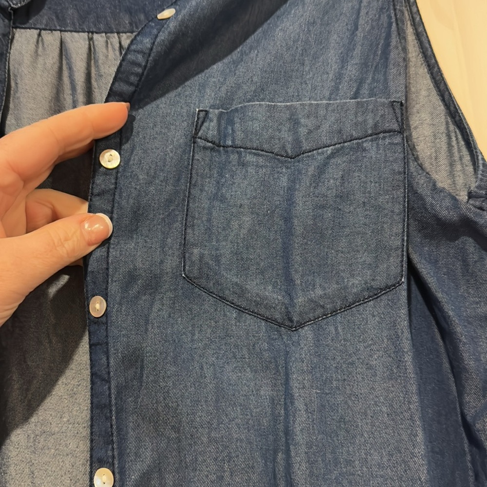 Sleeveless jean button down - Picture 2 of 4